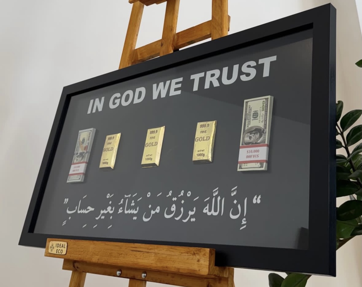 تابلو-دکوراتیو-لوکس-شمش-طلا-و-دلار-مدل-in-god-we-trust
