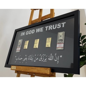 تابلو-دکوراتیو-لوکس-شمش-طلا-و-دلار-مدل-in-god-we-trust